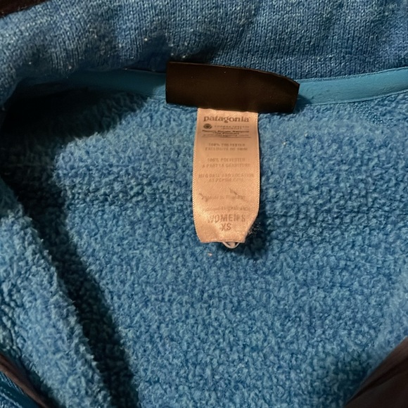 Blue Patagonia women’s jacket and extra small - Picture 4 of 4